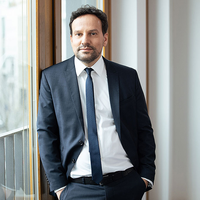 Jörn Hennig - Fachanwalt für Arbeitsrecht und Fachanwalt für Sozialrecht | Amethyst Rechtsanwälte
